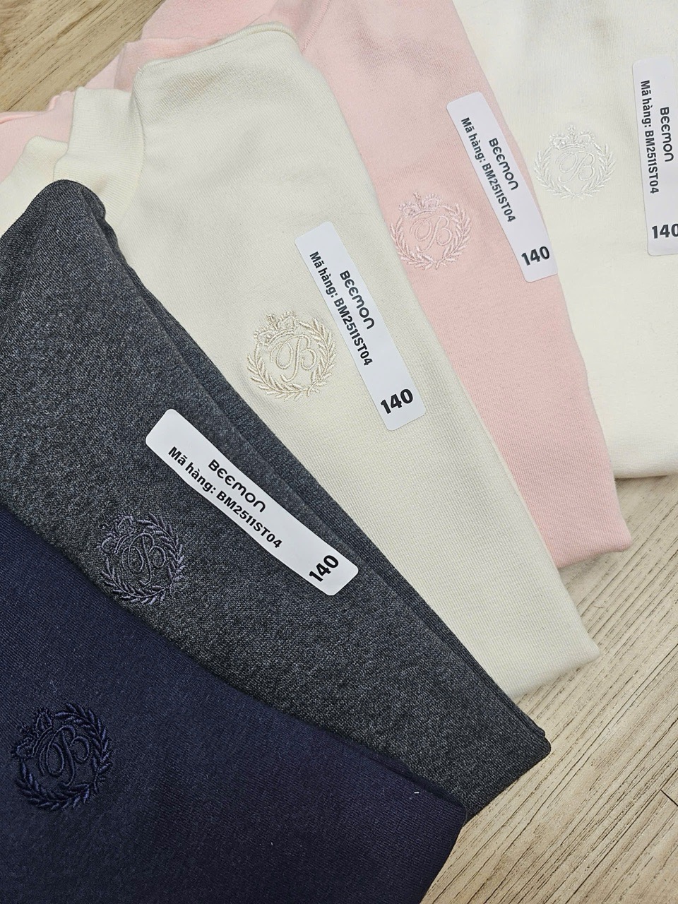 BM2511ST04 - Áo giữ nhiệt Beemon thêu B nhiều màu cho bé size 120-160