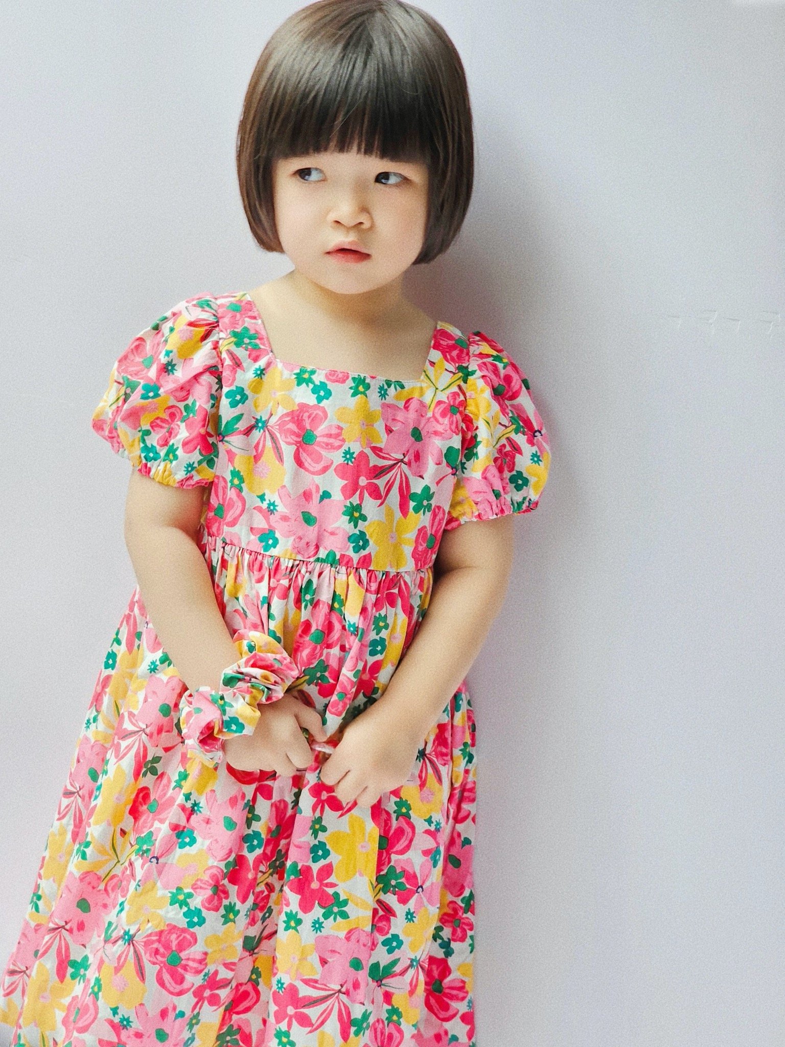 V00025 - Váy thô hoa đỏ kèm chun buộc tóc size 110-150