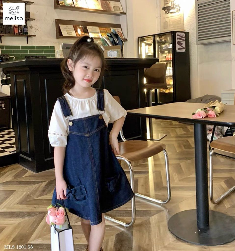 Set Melisa áo thô trắng - váy yếm jean xanh size 2 - 12y