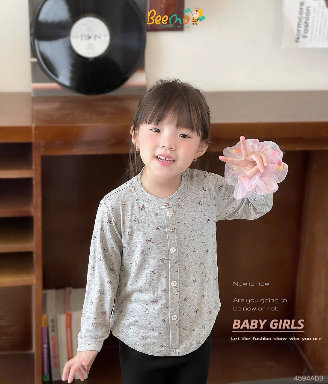 Áo thun Beemo hoa nhí 2 màu kem/ghi bé gái size 80-130