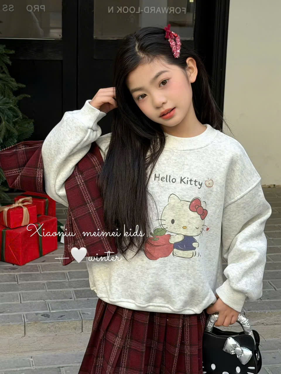 25602 - Set 3ct áo nỉ + chân váy + khăn Kitty cho bé gái size 120-160