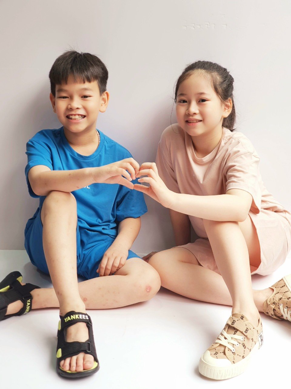 Bộ cotton Bee Mon nhiều màu thêu chữ ngực Paris / Seoul size 110 - 160