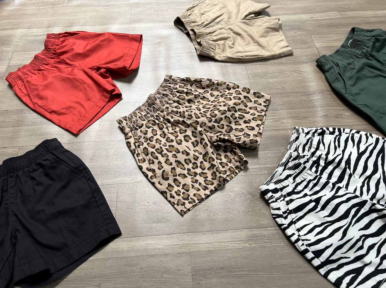 Quần short kaki G.U dư xịn nhiều màu cho bé size 110 - 150