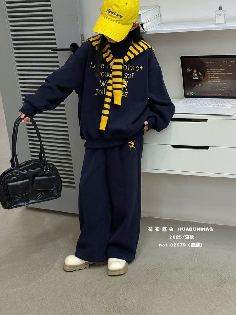 82579 - Set bộ nỉ có lót đại hàn QCCC kèm khăn 3 màu cho bé size 120-160