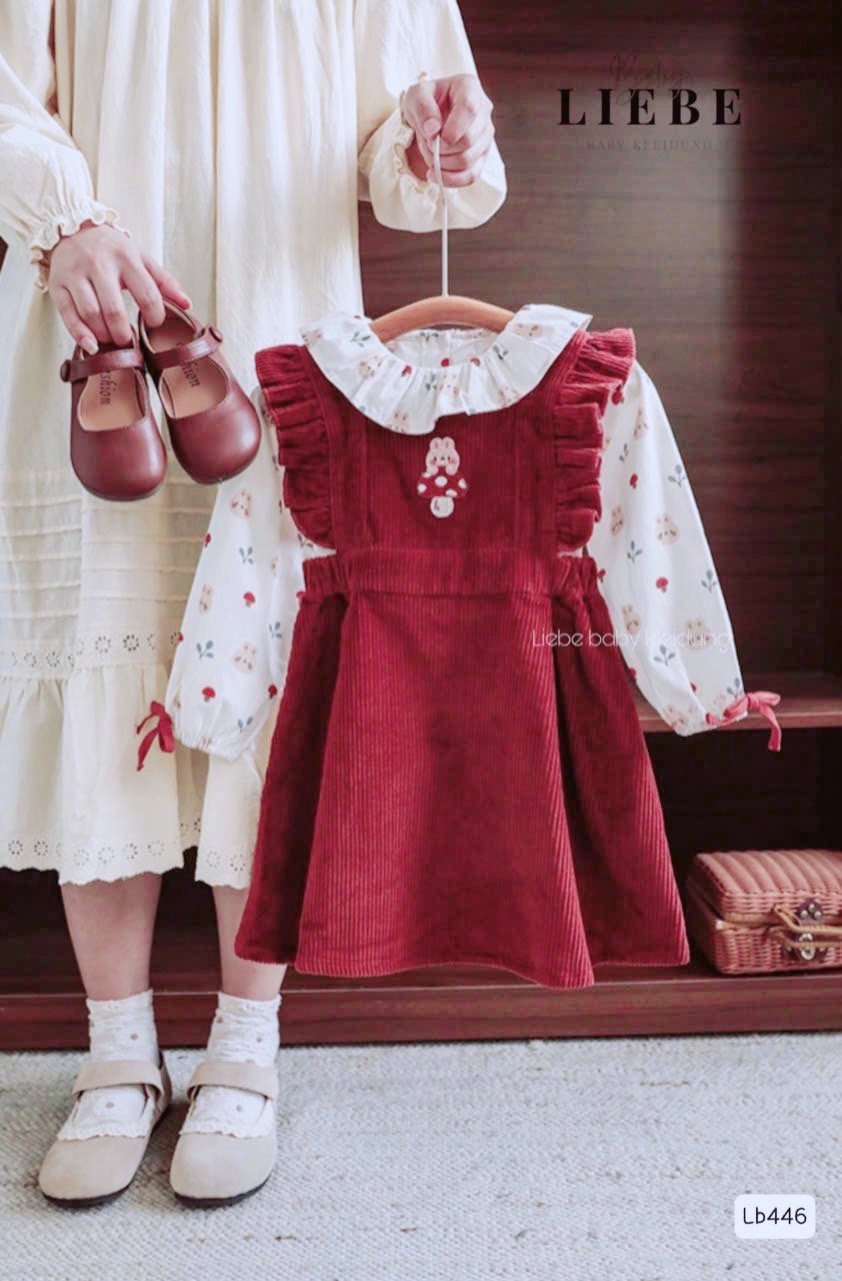 LB446 - Set Liebe áo sơ mi + yếm nhung đỏ thêu thỏ nấm bé gái size 2-12y