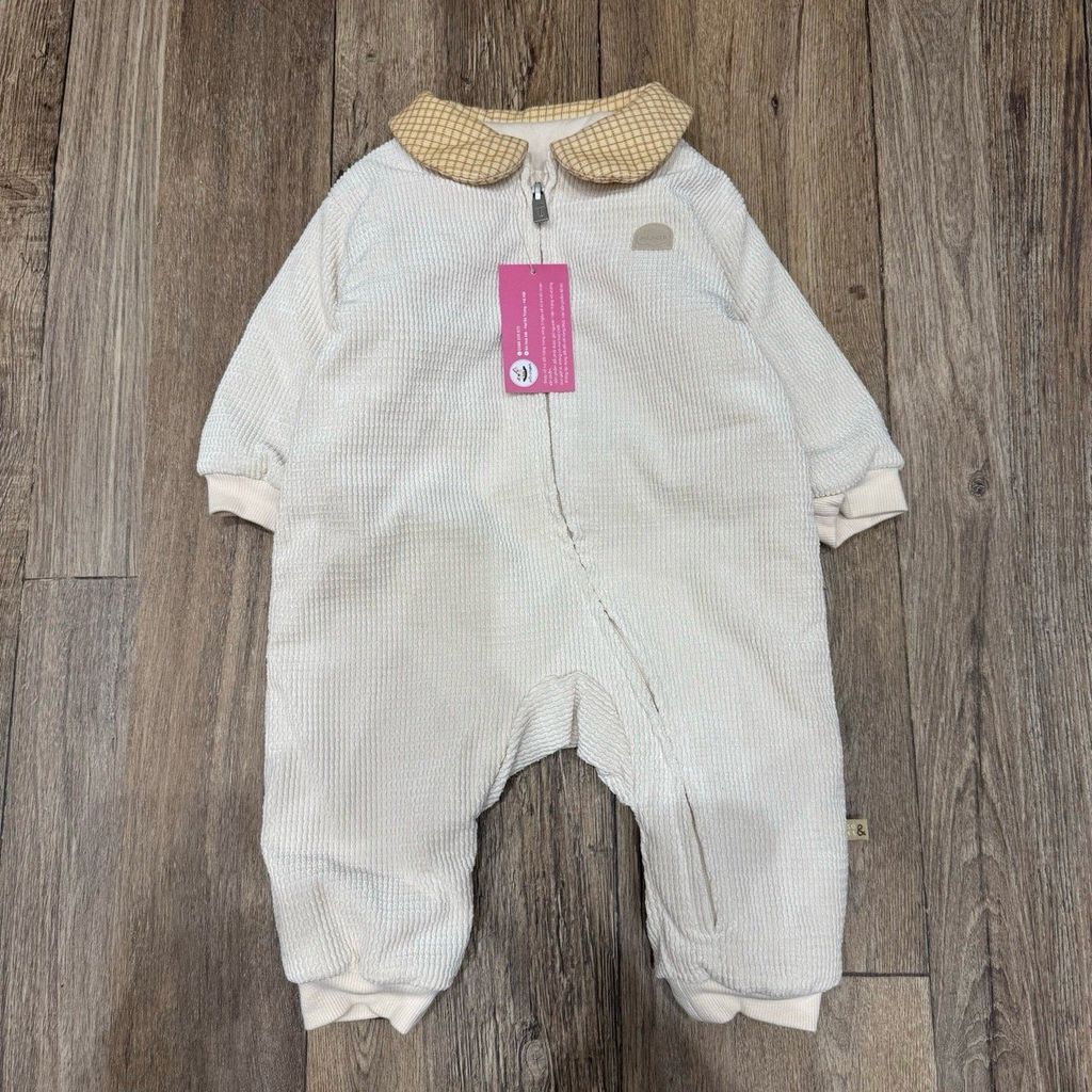 Body nhung chần bông MM màu kem cổ kẻ vàng cho bé size 80/90