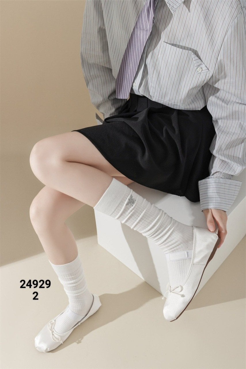 Tất len cao tới gối tuổi Teen thêu ong ( Free size )