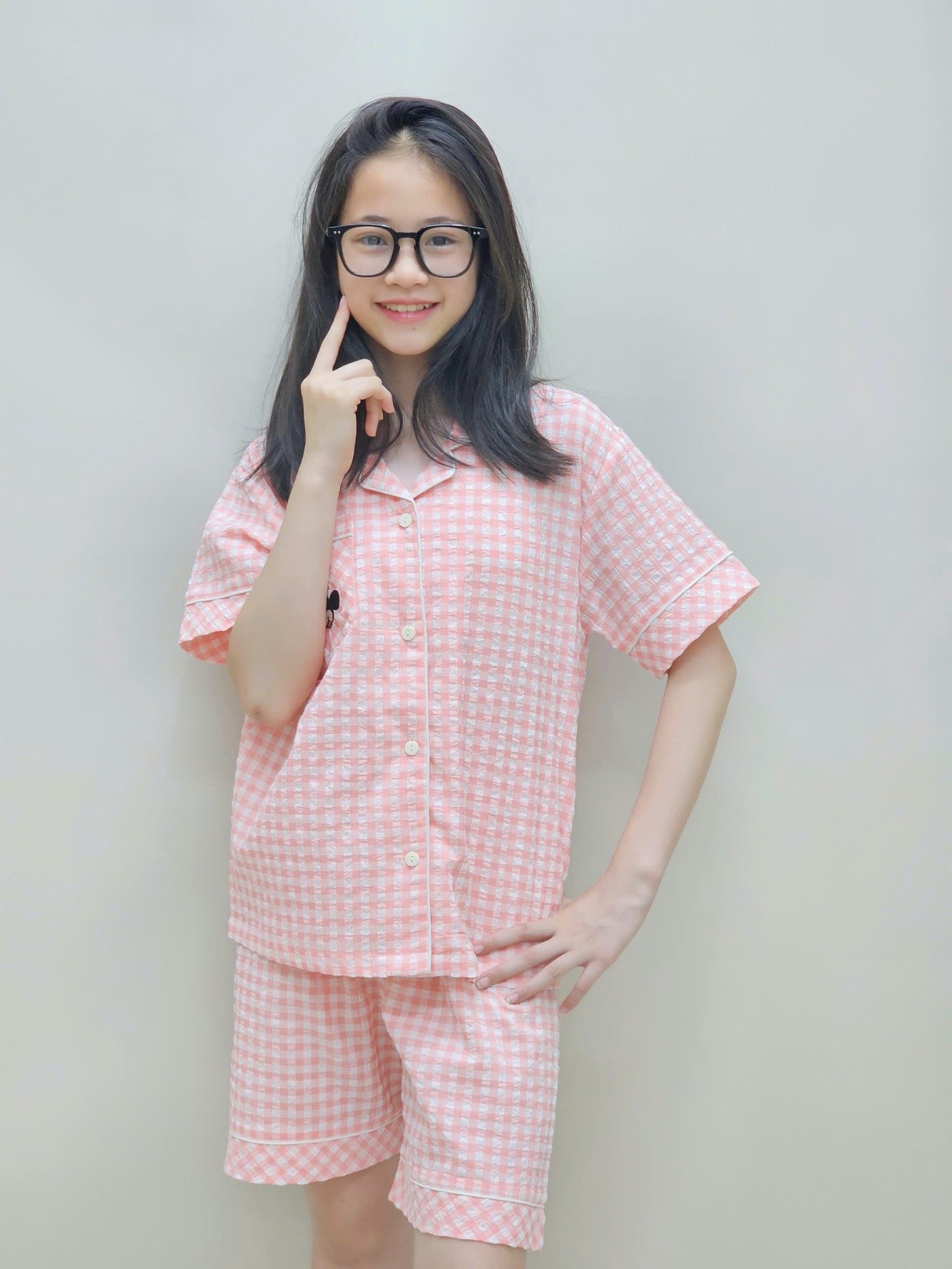 Bộ pyjama Beemon kẻ caro in hình minnie, mickey nhiều màu cho bé size 120-160