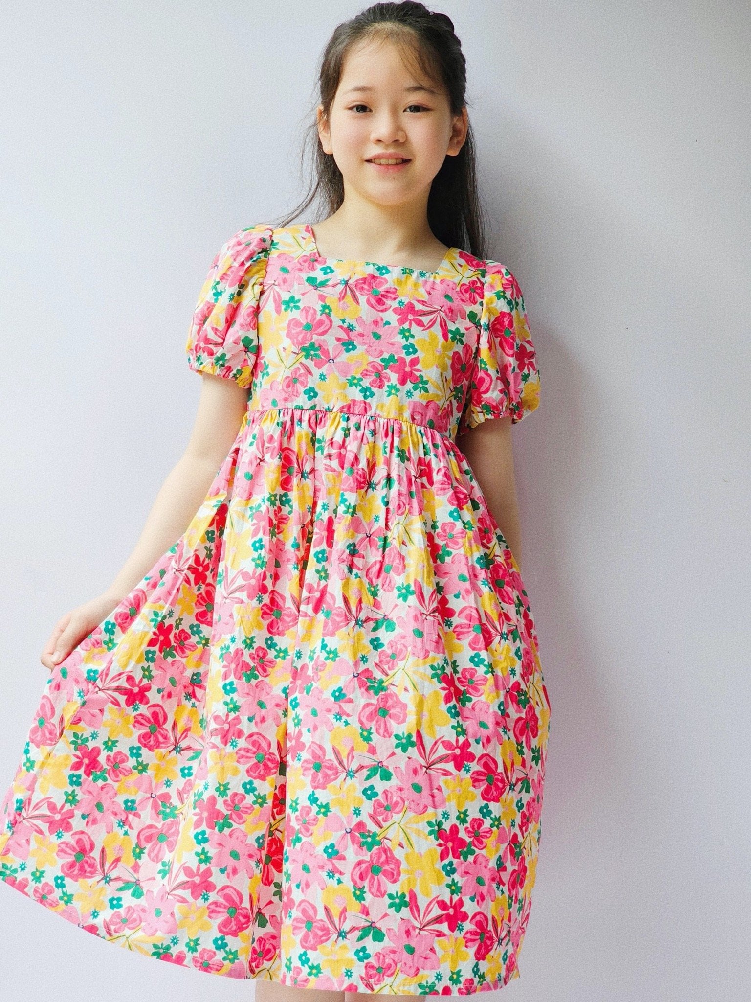 V00025 - Váy thô hoa đỏ kèm chun buộc tóc size 110-150