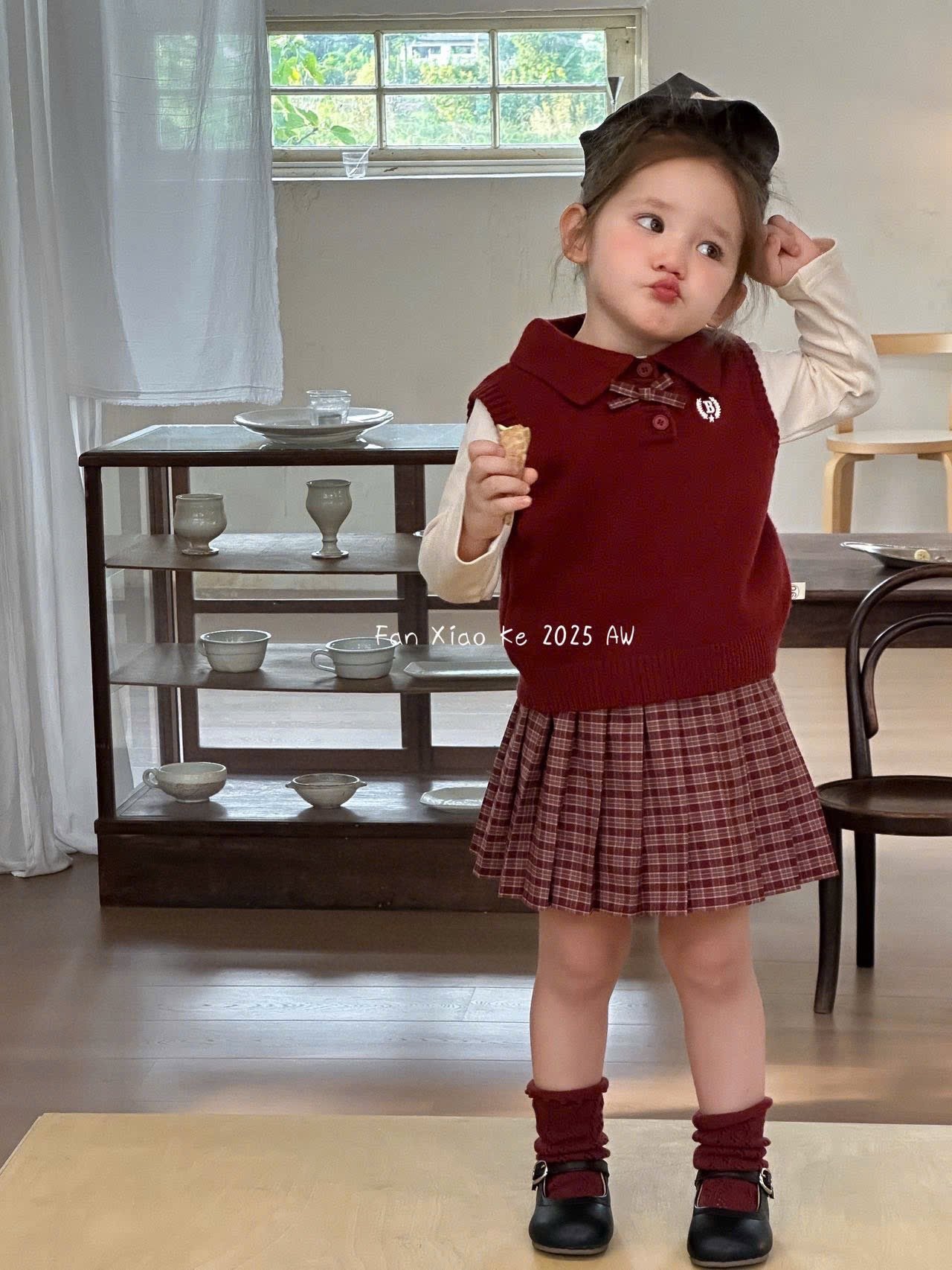 2588 - Set 3ct QC Fanxiaoke áo thun + gile len + chân váy kẻ bé gái size 80-120