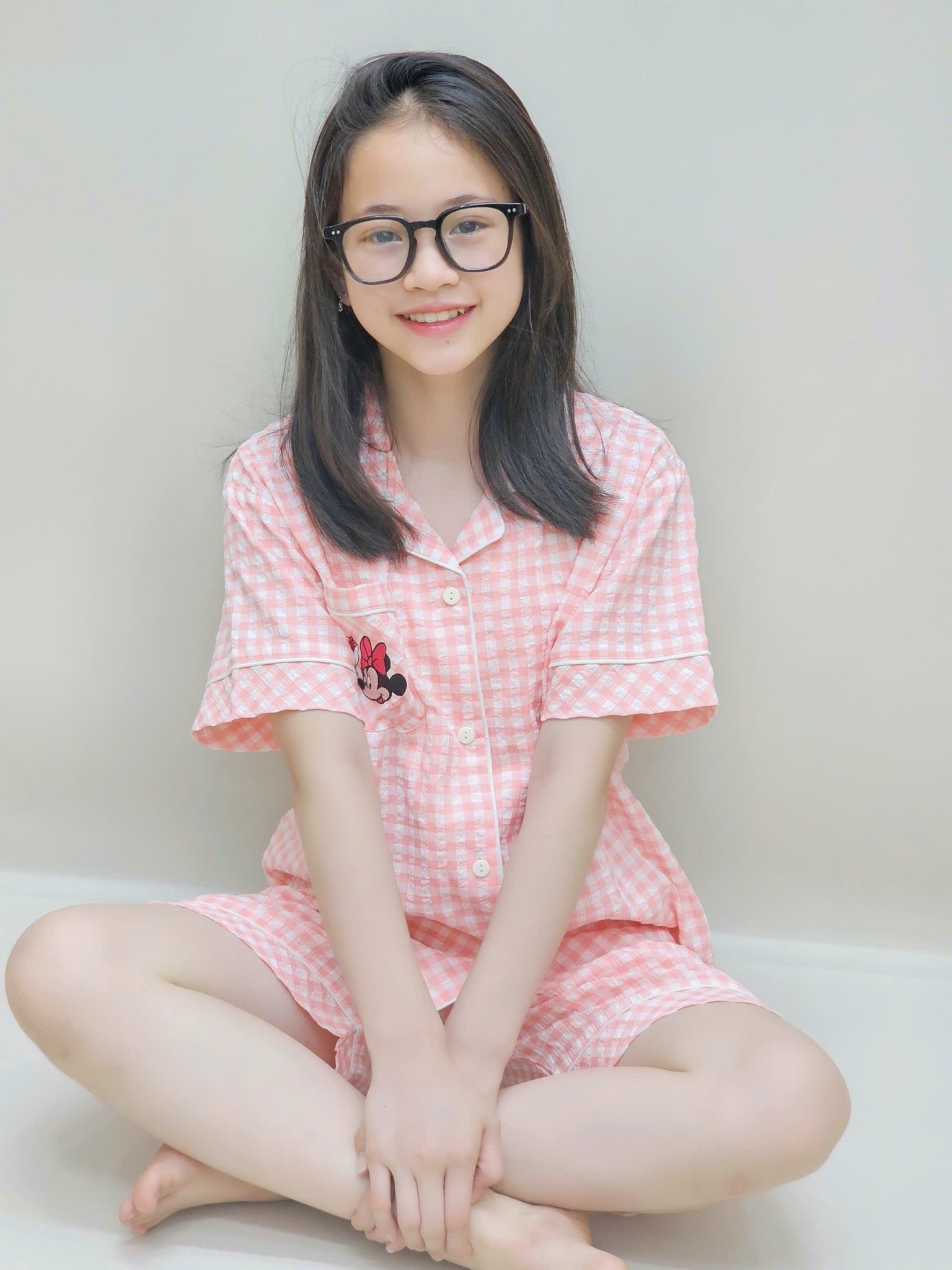 Bộ pyjama Beemon kẻ caro in hình minnie, mickey nhiều màu cho bé size 120-160