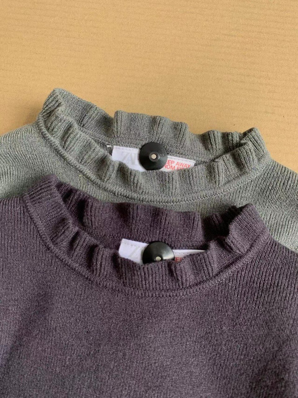 Áo len Zara cổ bèo nhún vai 2 màu rêu / ghi đậm size 9m - 5y