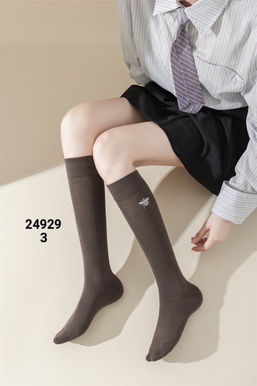 Tất len cao tới gối tuổi Teen thêu ong ( Free size )
