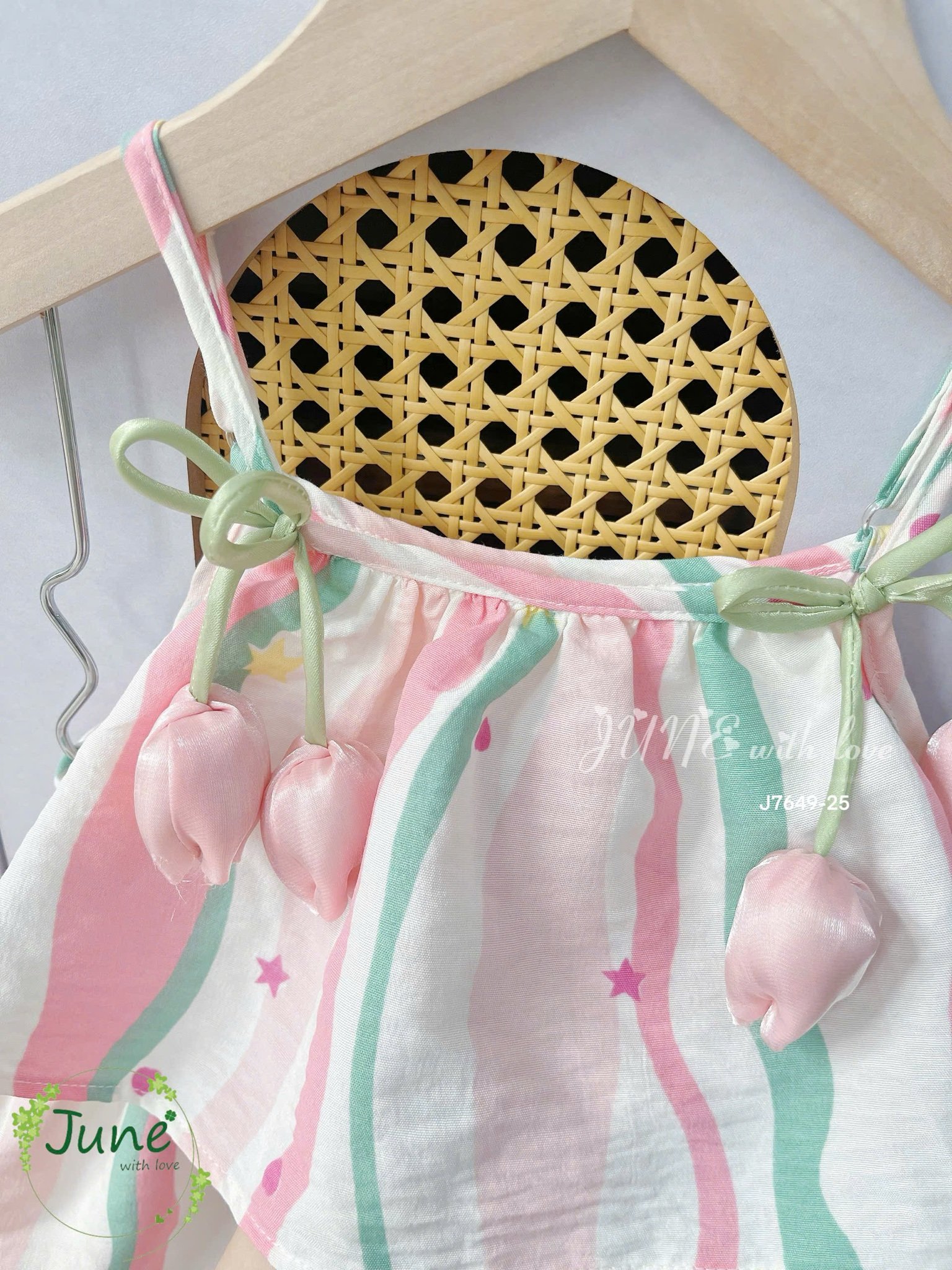 J7649 - Váy June with love 2 dây họa tiết đính hoa tulip hồng bé gái size 2-12y