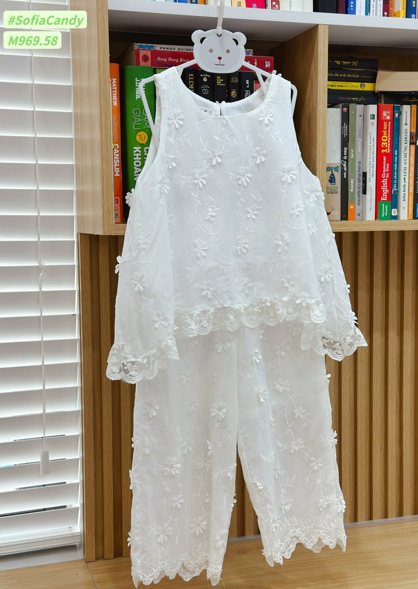 Bộ Mia Kids thô thêu đính hoa màu trắng áo sát nách + quần dài size 1-10y