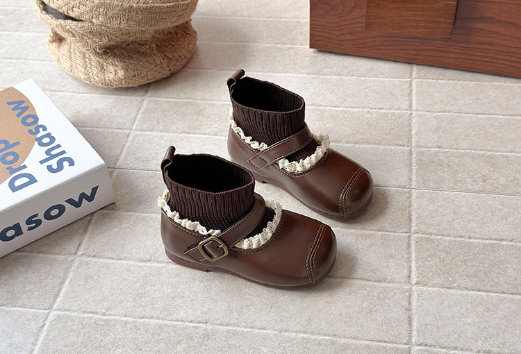 Q30 - Bốt da cổ chun viền ren 2 màu cho bé gái size 21-30