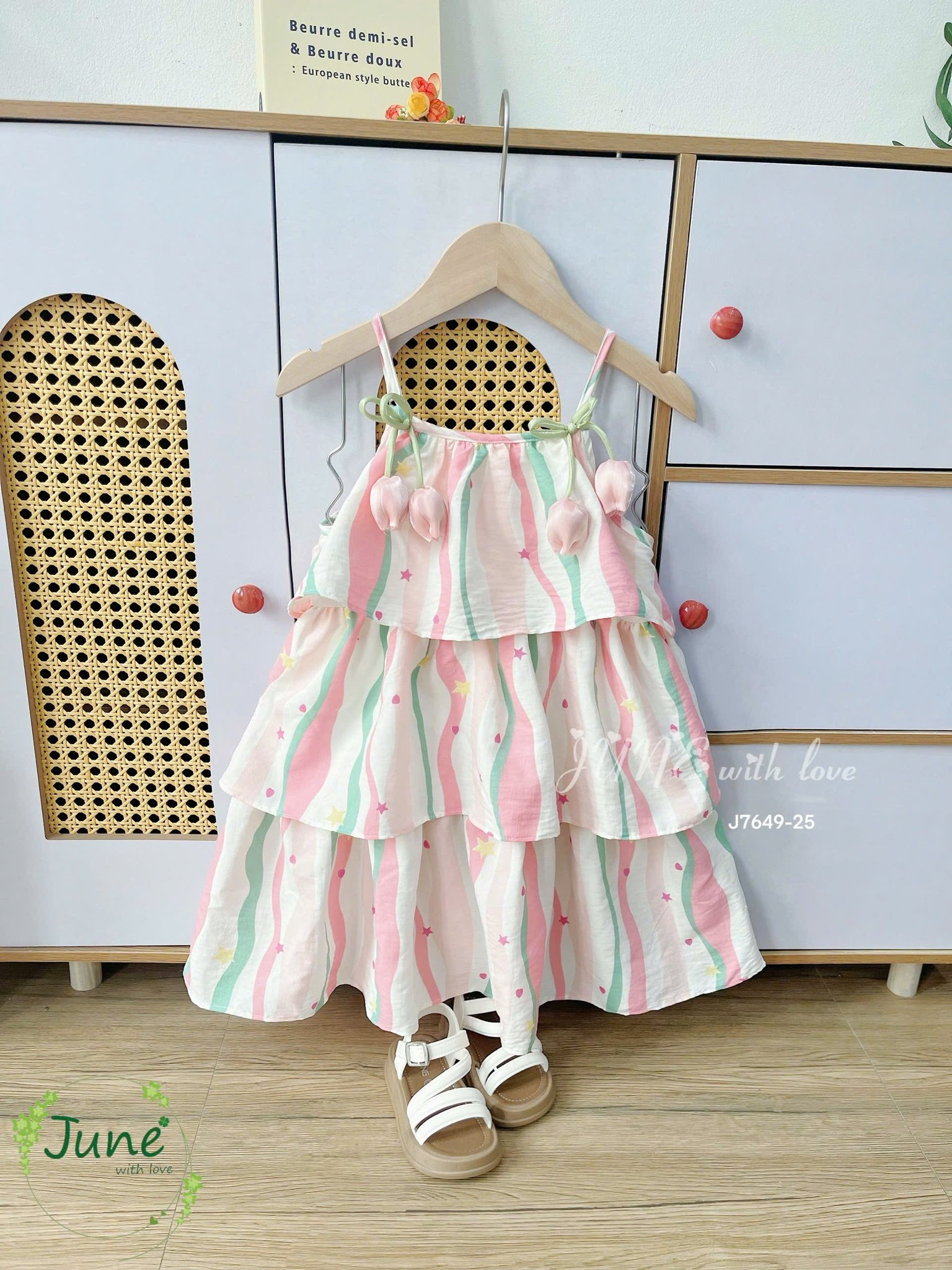 J7649 - Váy June with love 2 dây họa tiết đính hoa tulip hồng bé gái size 2-12y