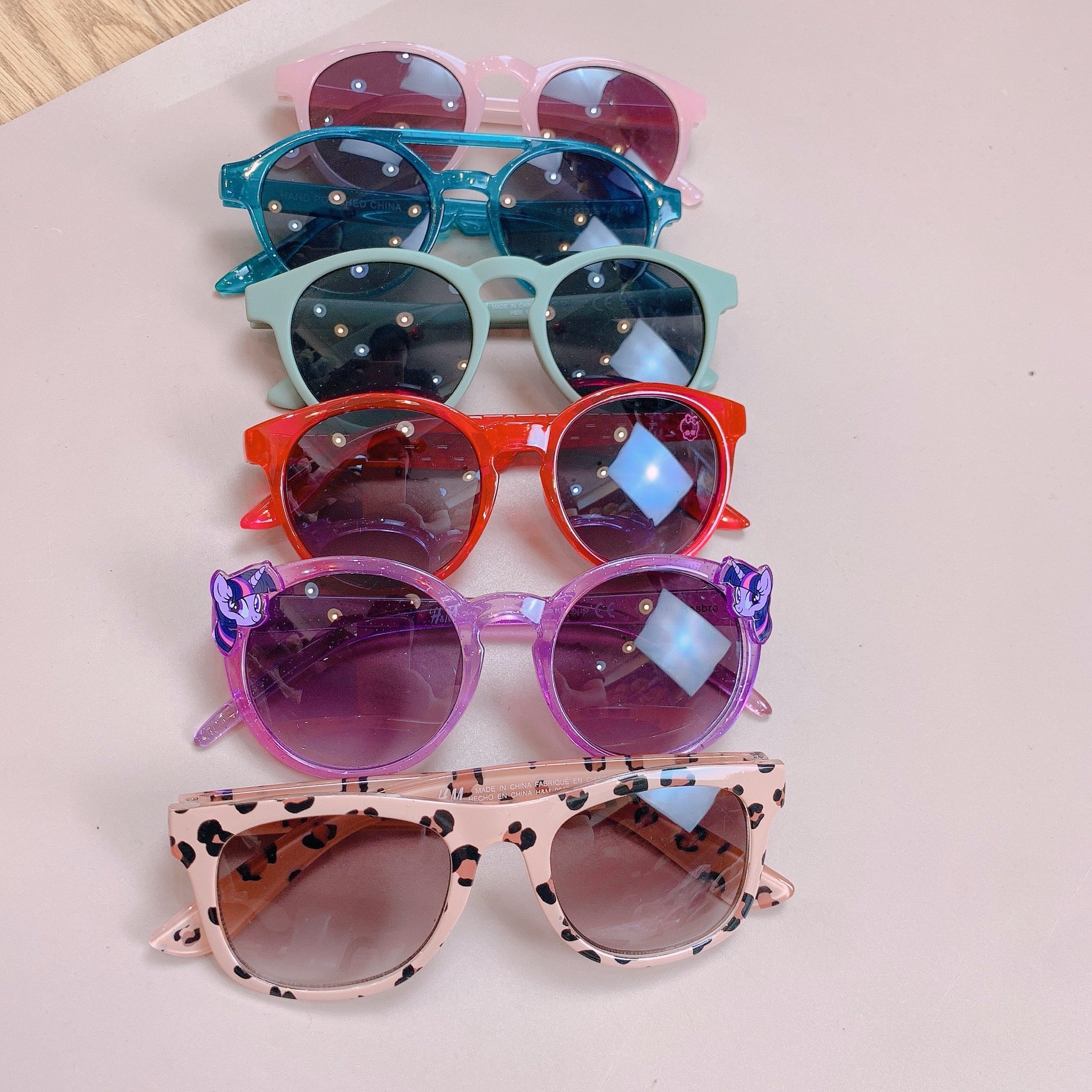 [ 3-6y ] Kính chống nắng nhiều mẫu BTBG - Bảng màu 2