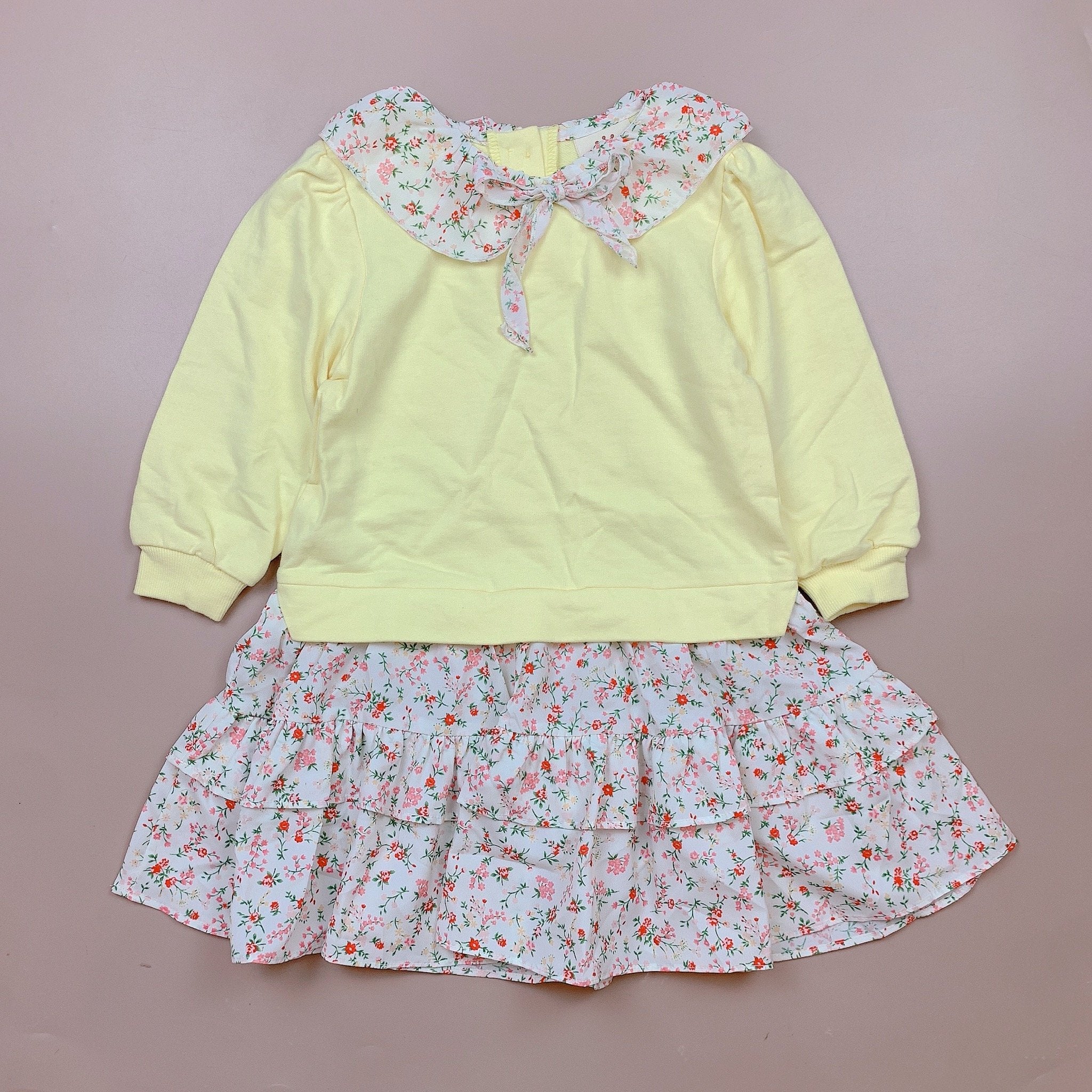 Váy da cá Babidiboo màu vàng phối cổ và chân hoa nhí đỏ size 110 - 140