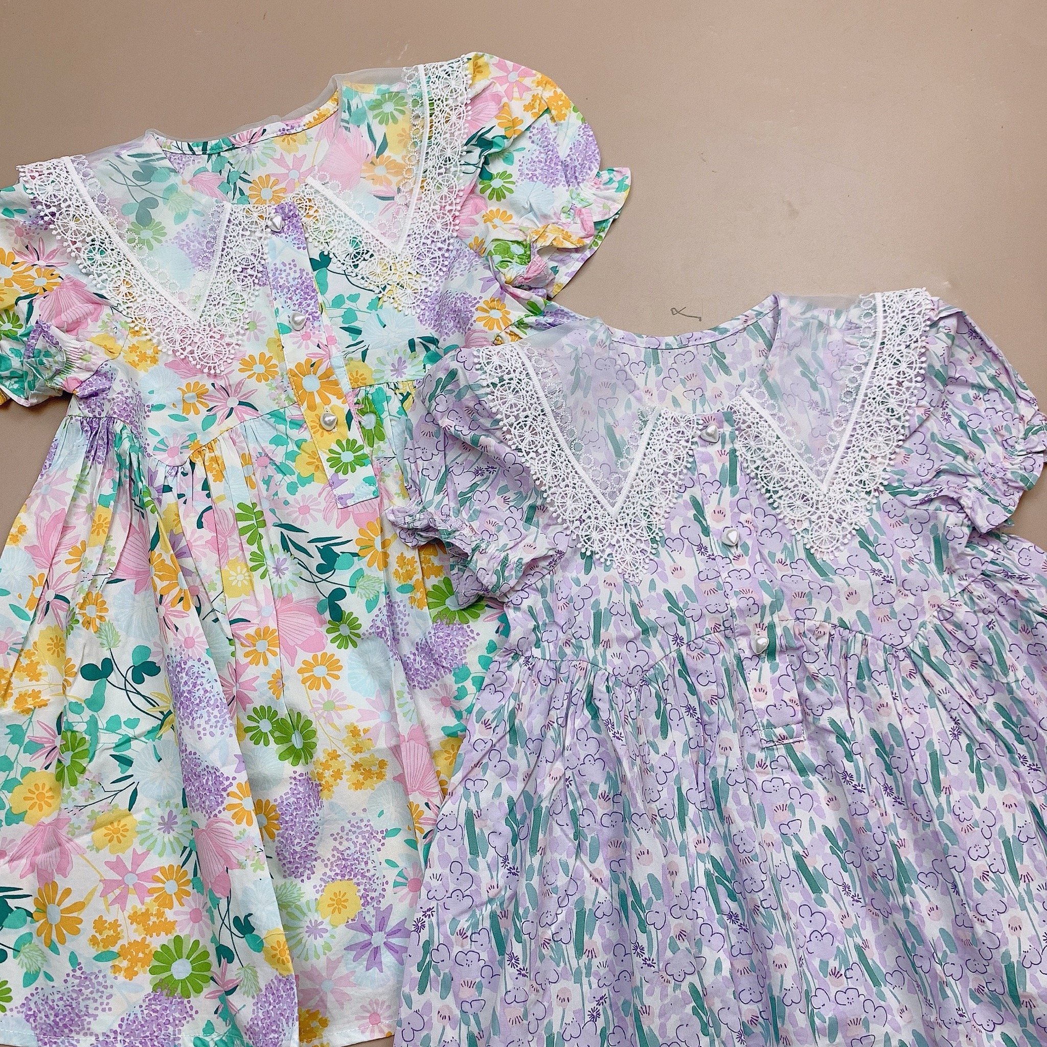 V00029 - Váy thô hoa nhí cổ peterpan đính ren trắng 2 màu size 90-160