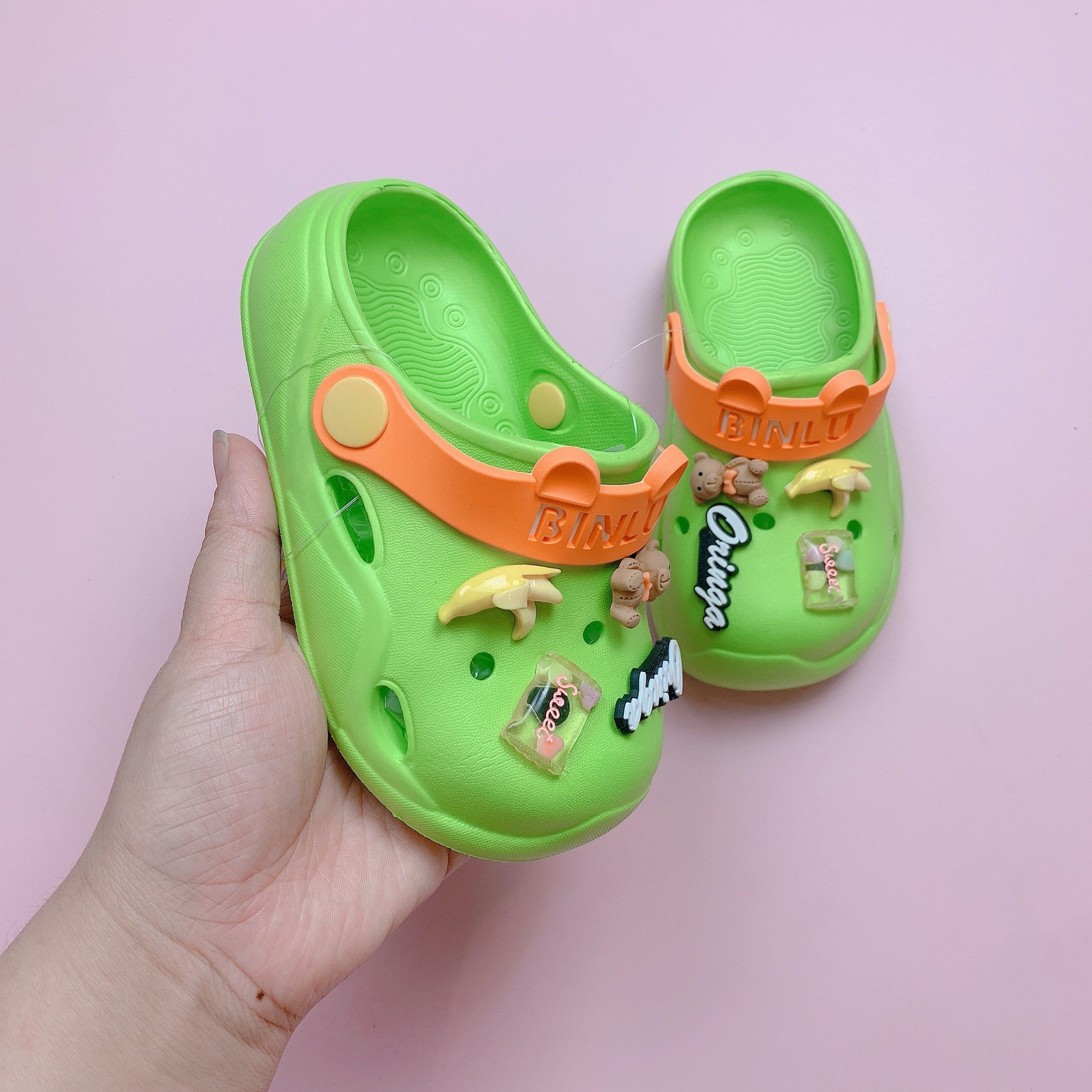 Sục nhựa Mario Oringa gắn jibit gấu, kẹo, chuối