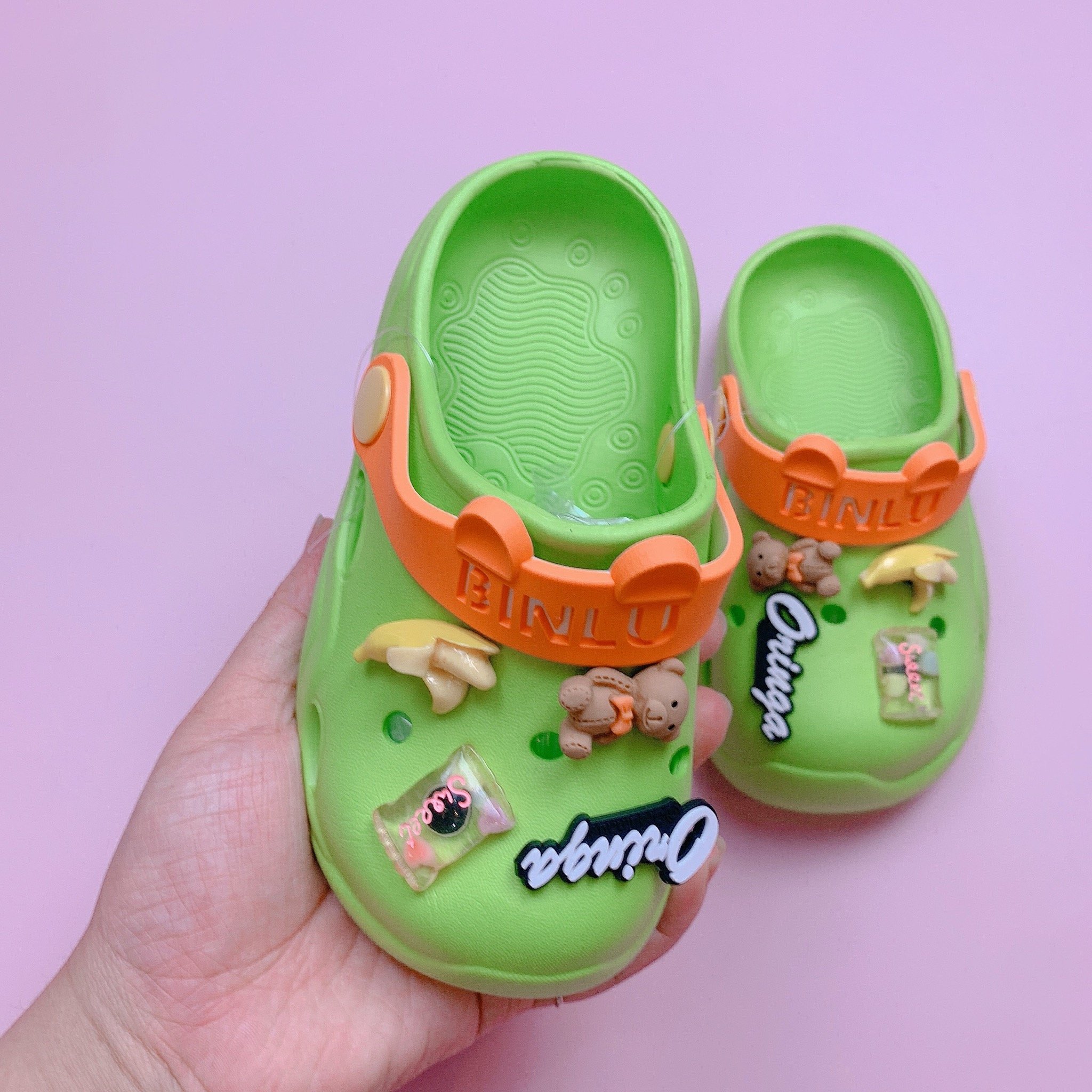 Sục nhựa Mario Oringa gắn jibit gấu, kẹo, chuối