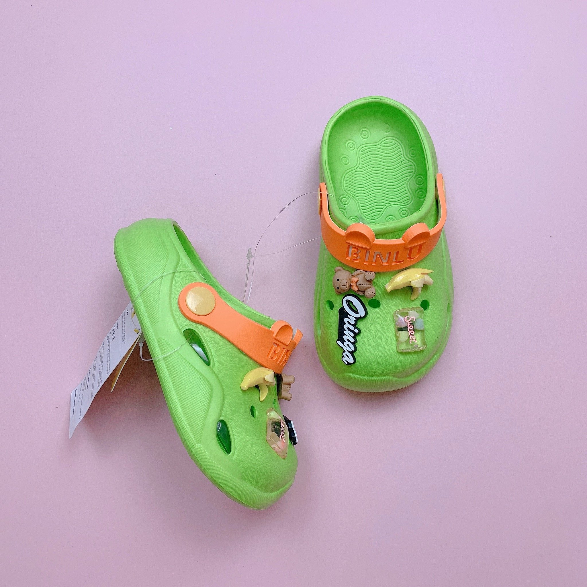 Sục nhựa Mario Oringa gắn jibit gấu, kẹo, chuối