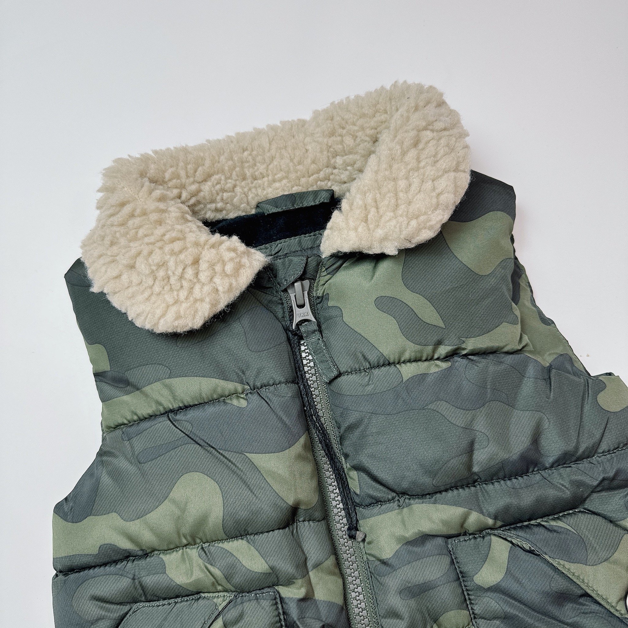 Áo khoác gile phao N.E.X.T zanzi rêu phối cổ lông cừu size 6m - 2y