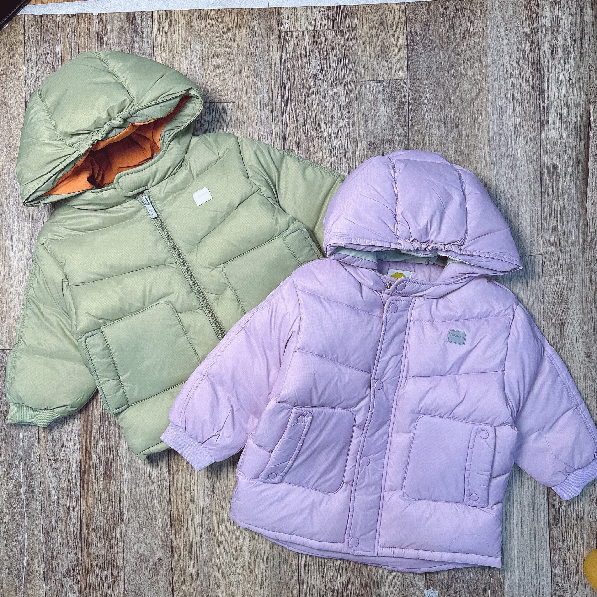 Áo khoác lông vũ Moimoln 2 màu tím, rêu dáng dài cho bé size 90-120