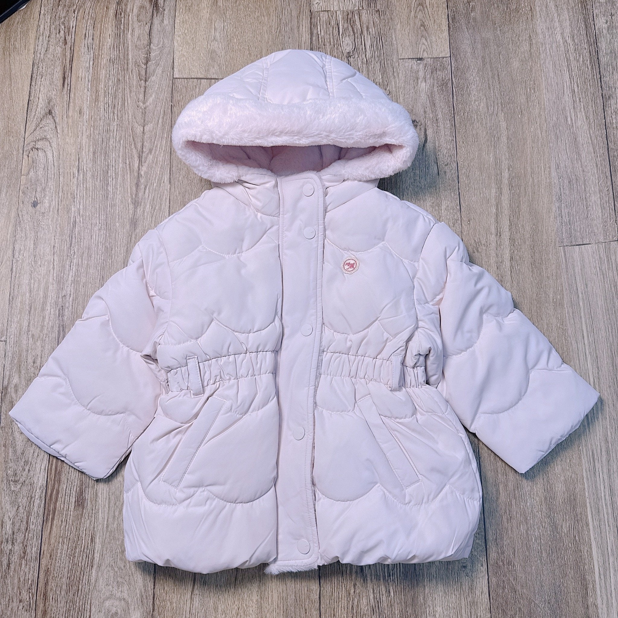 Áo khoác lông vũ Moimoln dáng dài màu hồng thắt eo mũ lông bé gái size 100-140