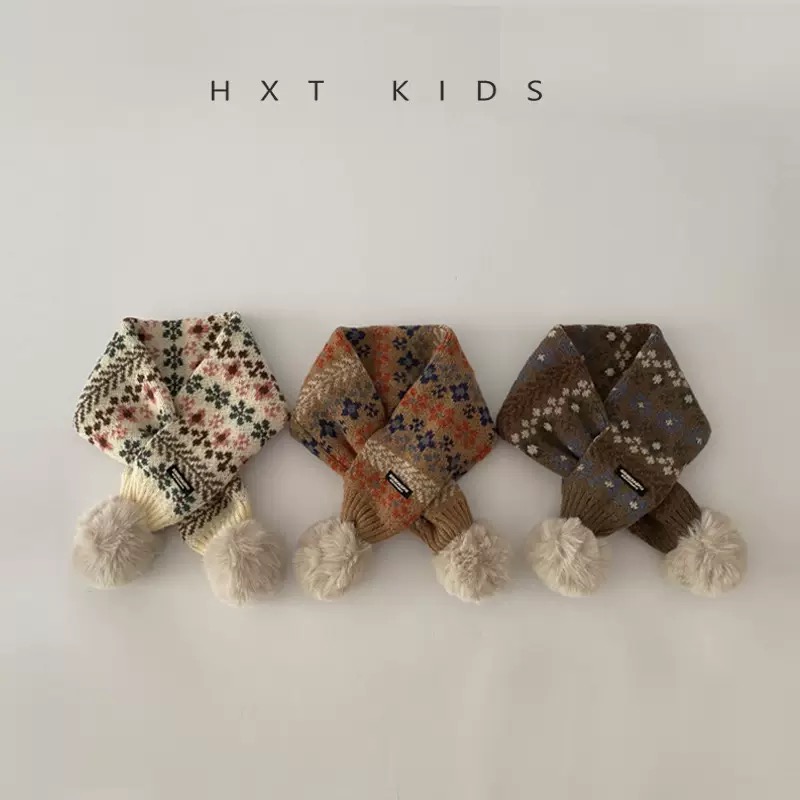 Khăn len thổ cẩm quàng chéo nhiều màu cho bé