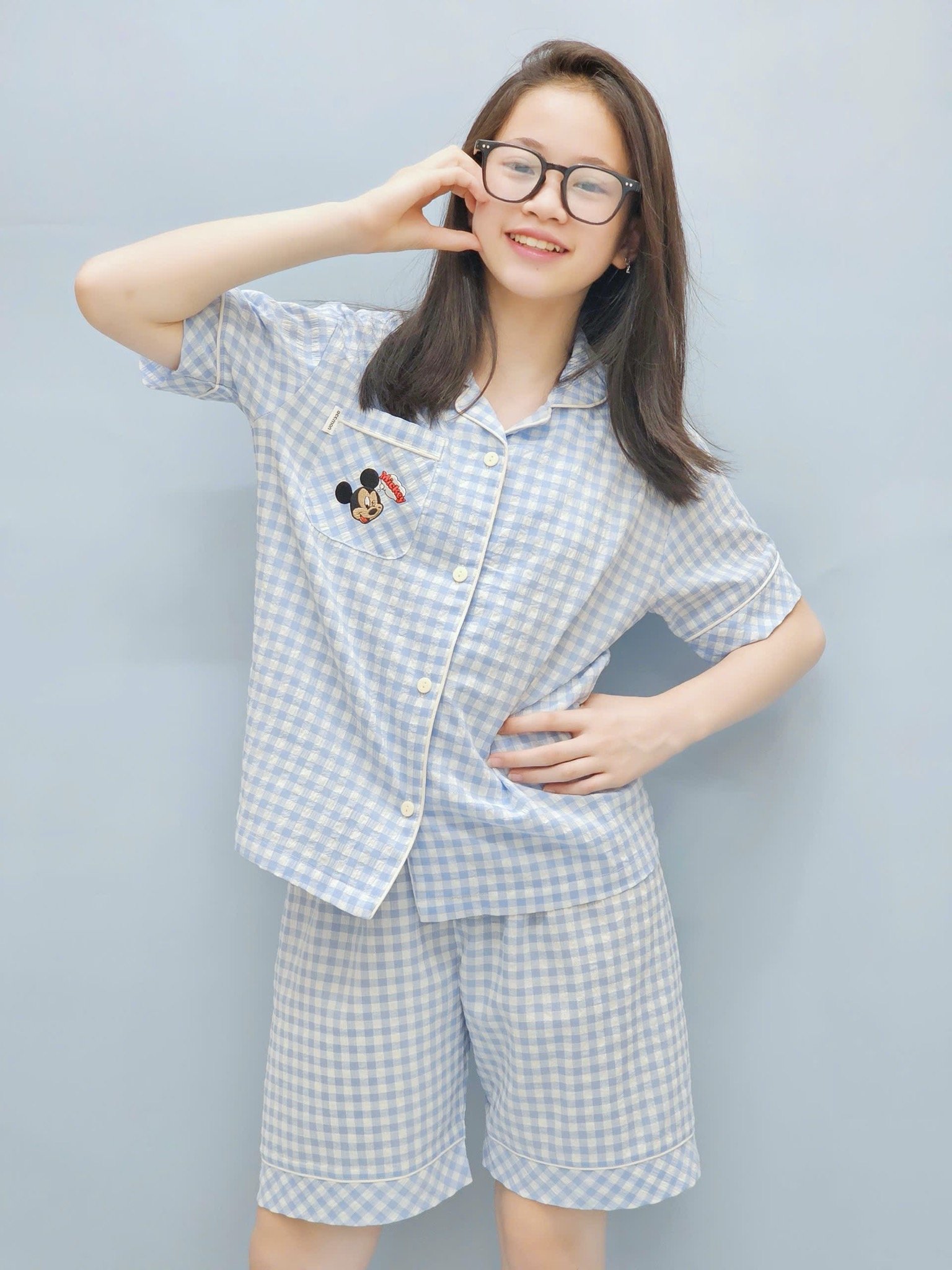 Bộ pyjama Beemon kẻ caro in hình minnie, mickey nhiều màu cho bé size 120-160