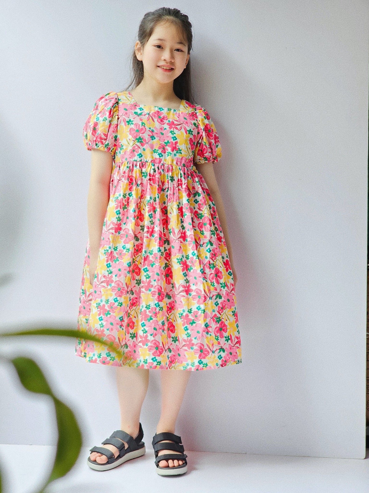 V00025 - Váy thô hoa đỏ kèm chun buộc tóc size 110-150