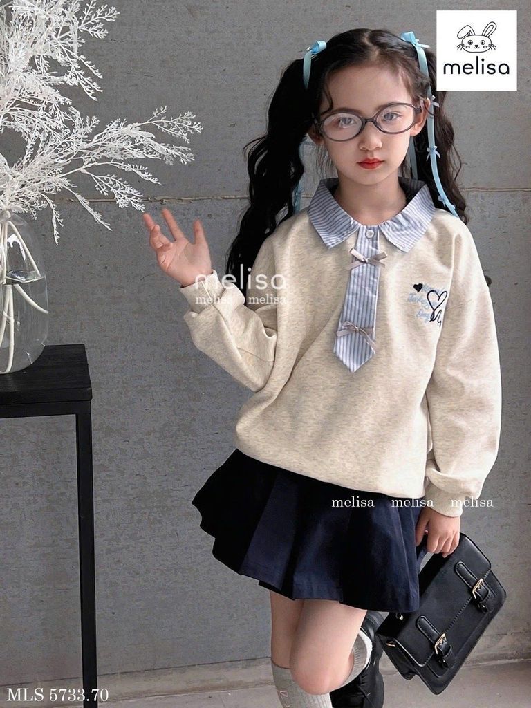 MLS 5733 - Set Melisa áo nỉ ghi xước giả cà vạt kẻ xanh - chân váy xếp li navy size 2 - 12y