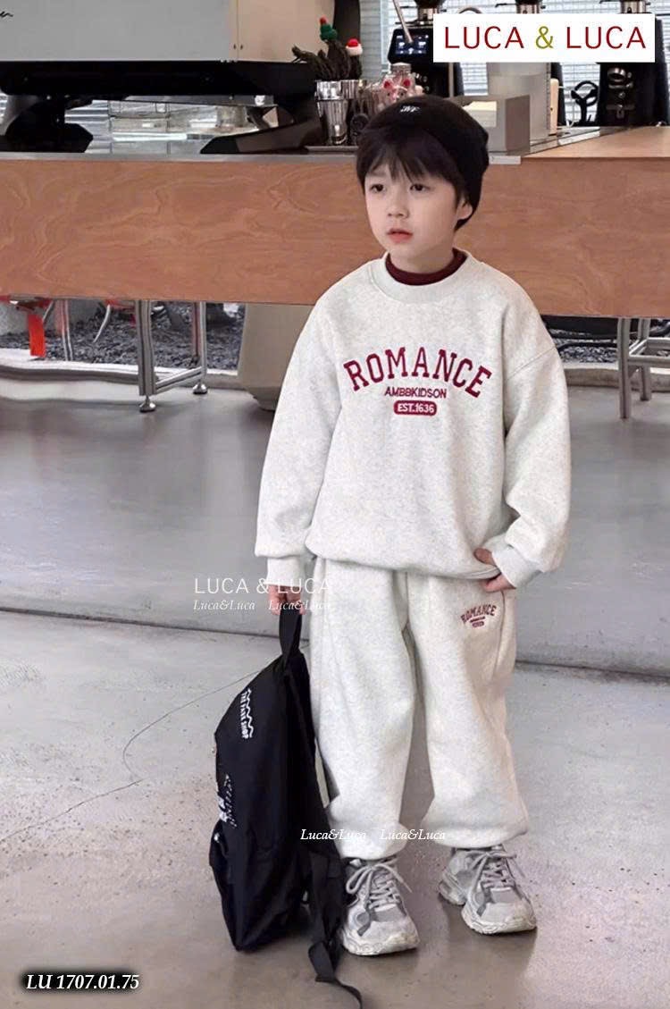 LU 1707 - Bộ nỉ hai da Luca in chữ Romance 2 màu cho bé size 2-12y