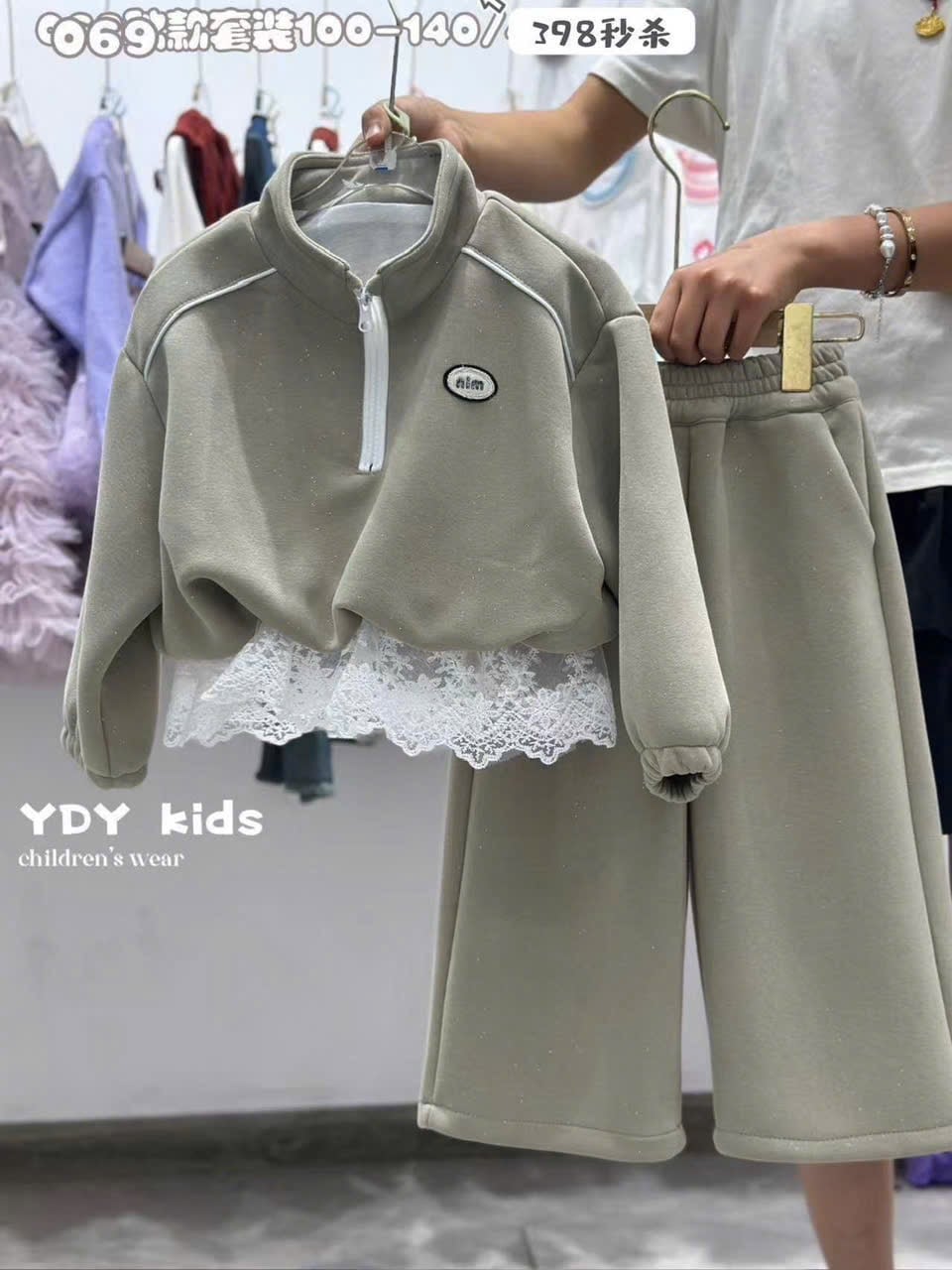 Bộ nỉ QC áo dáng ngắn + quần suông nhiều mẫu bé gái size 100-140