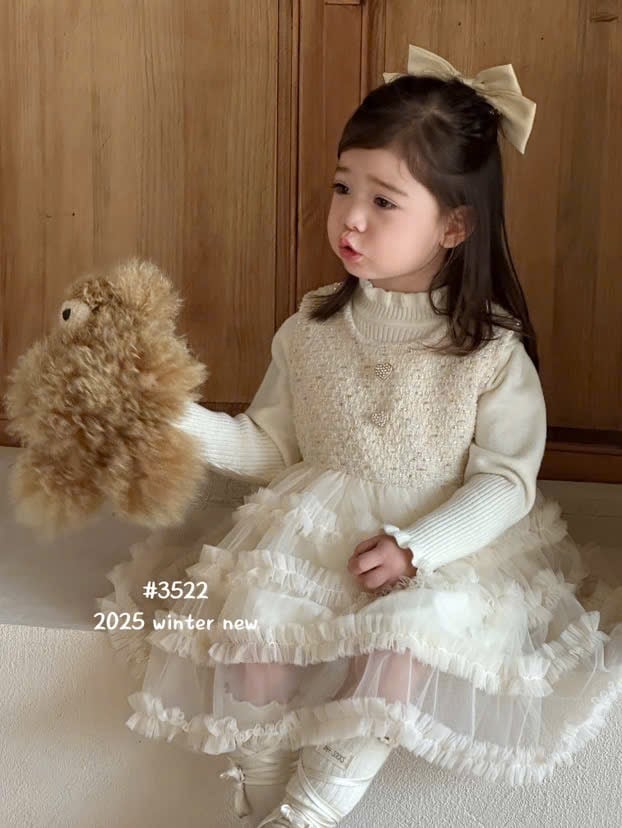 S3522 - Set 2ct váy QC công chúa + áo len màu kem bé gái size 90-130