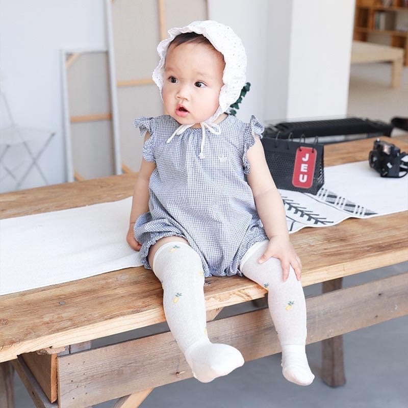 Tất lưới cao cổ hình hoa quả