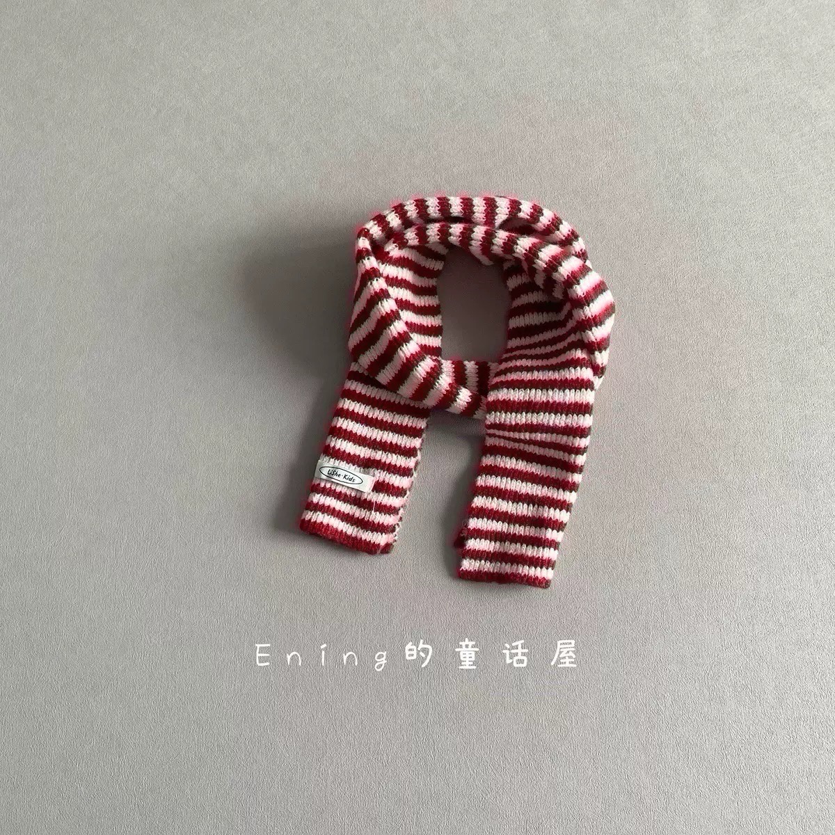 Khăn len màu đỏ cho bé