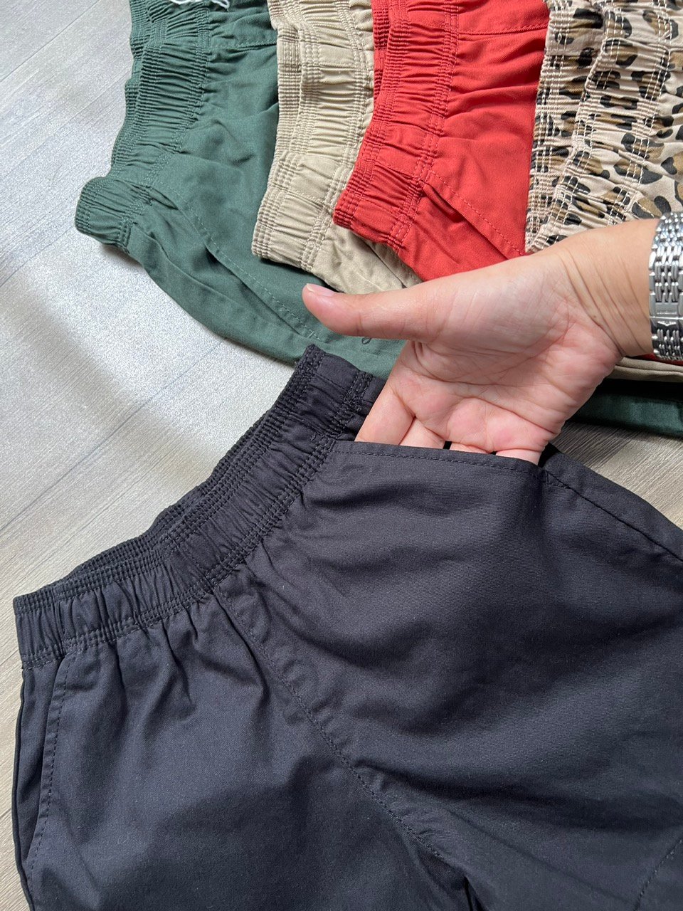 Quần short kaki G.U dư xịn nhiều màu cho bé size 110 - 150