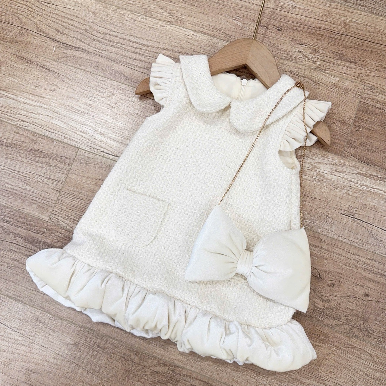 S93 Tiny Winy - Váy dạ phối tay bèo màu kem viền bèo gấu + túi nơ size 1-10y