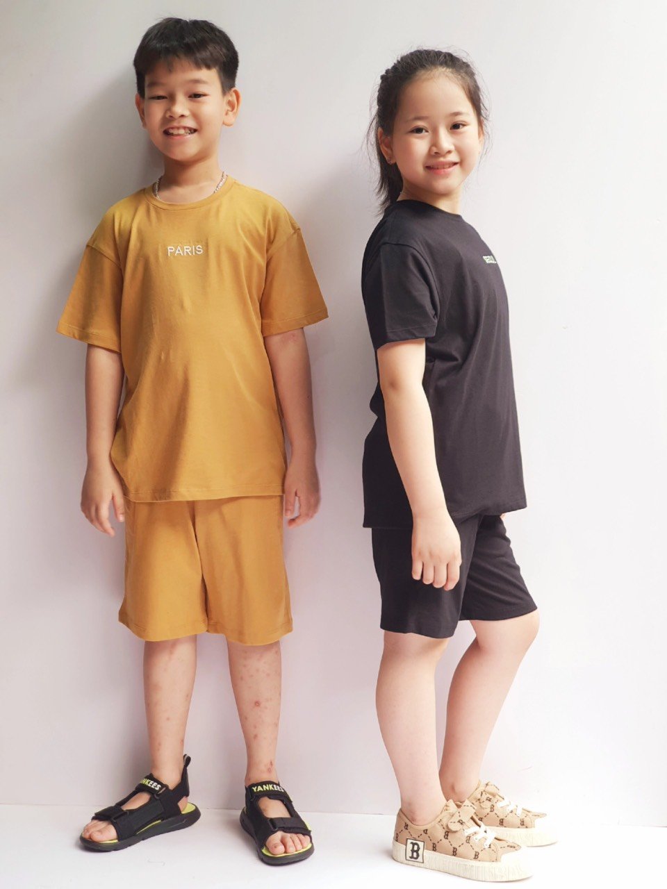 Bộ cotton Bee Mon nhiều màu thêu chữ ngực Paris / Seoul size 110 - 160