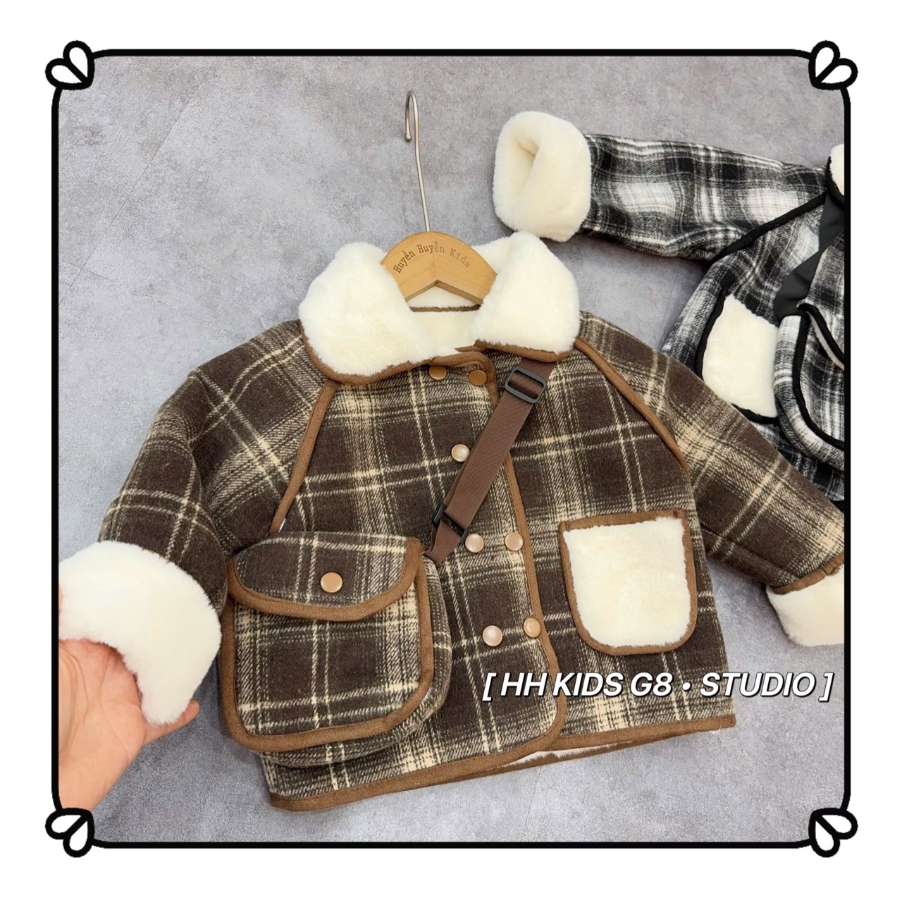 25222 - Áo khoác dạ kẻ kèm túi lót lông cừu cho bé size 90-130