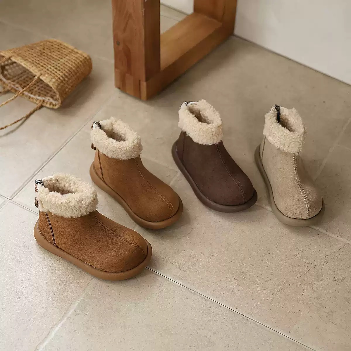 912 - Bốt da lộn viền lông 3 màu cho bé size 23-36