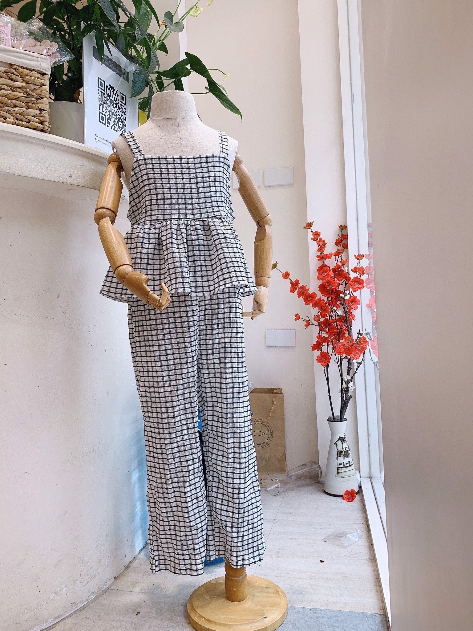 Jumpsuit thun xốp Mayoral kẻ caro trắng đen