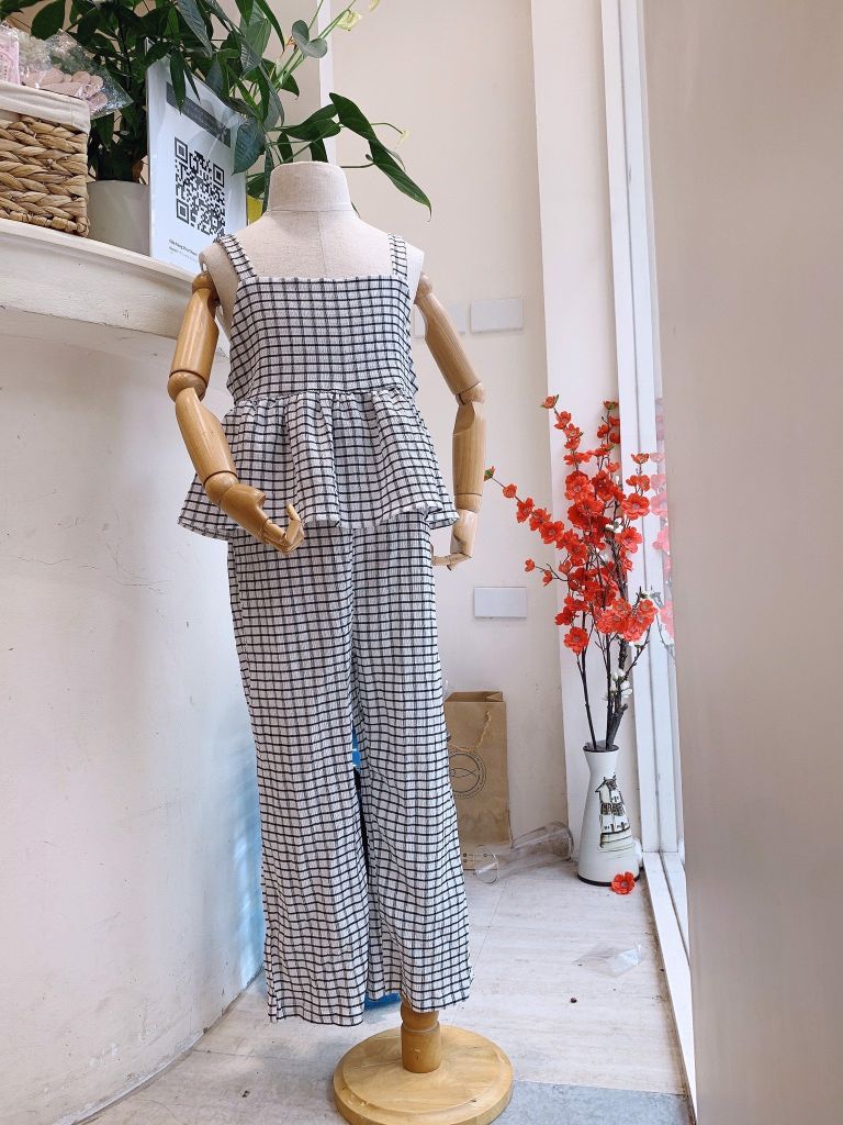 Jumpsuit thun xốp Mayoral kẻ caro trắng đen