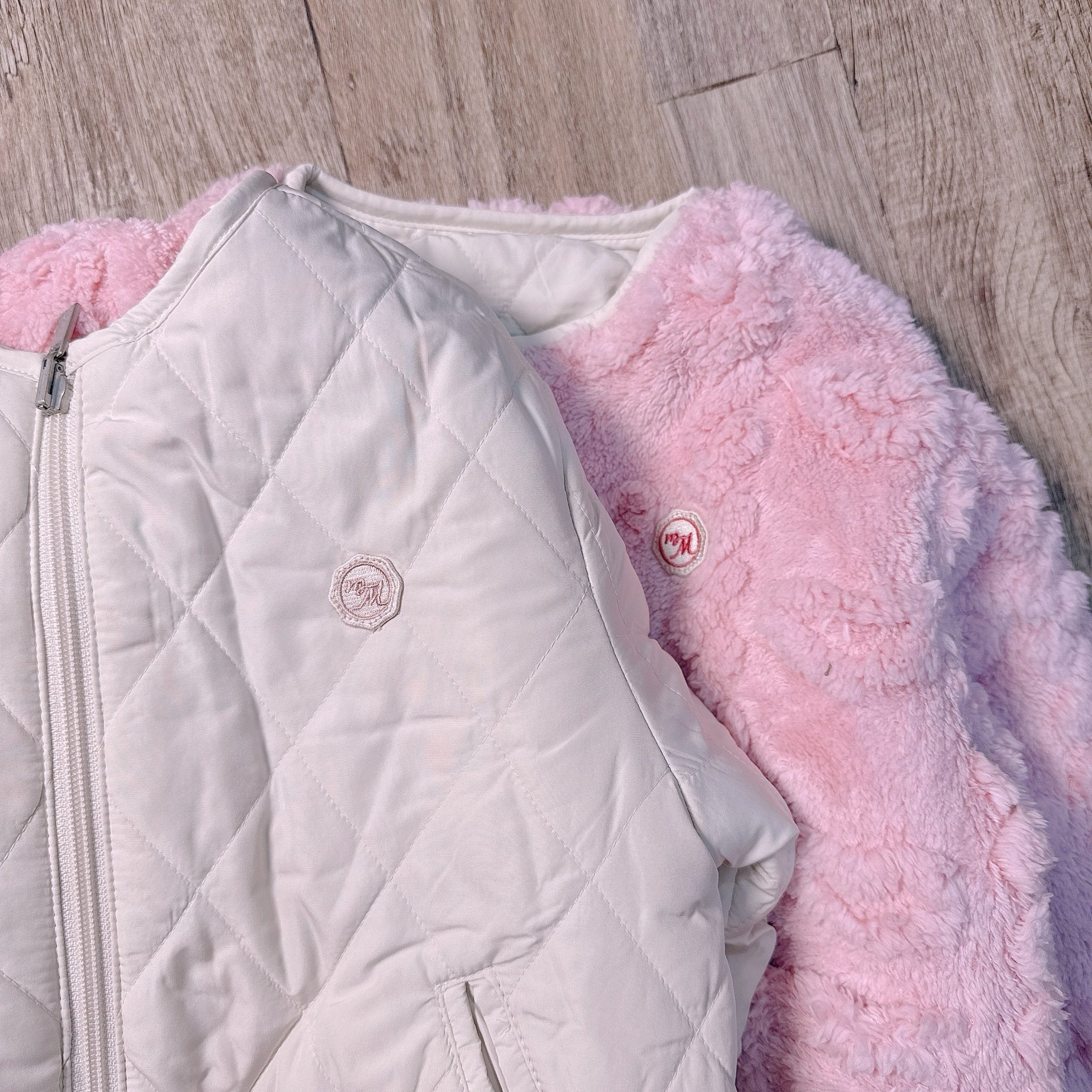 Áo khoác phao 2 mặt Moimoln màu kem hồng bé gái size 110-130