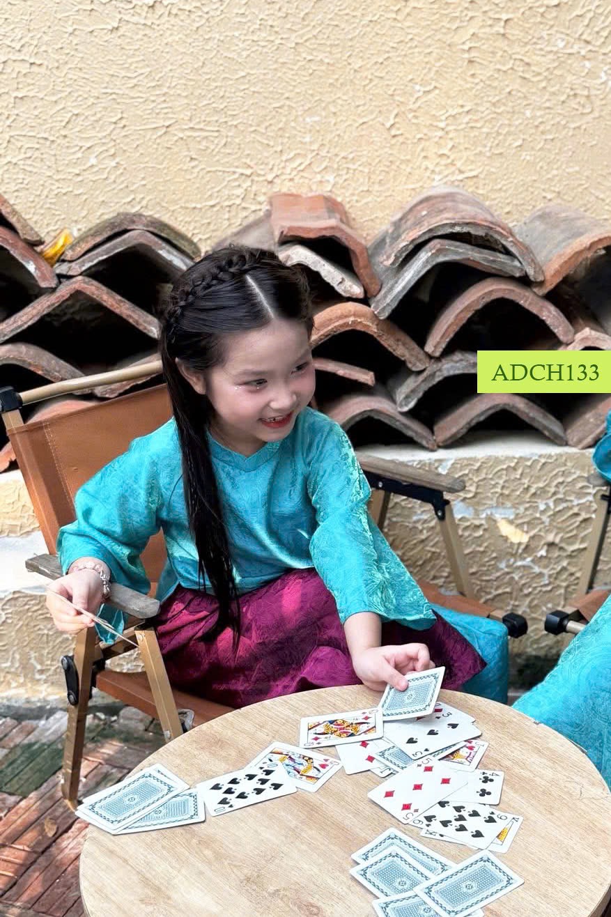 ADCH133 - Áo dài Chohee áo tơ màu xanh quần đỏ bé gái size 3-12y