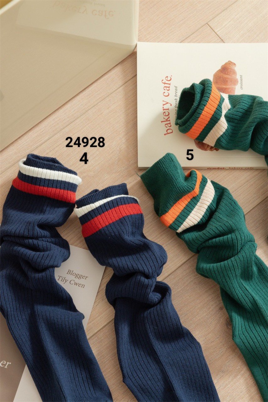 Tất len cao tới gối tuổi Teen kẻ sọc 7 màu ( Free size )