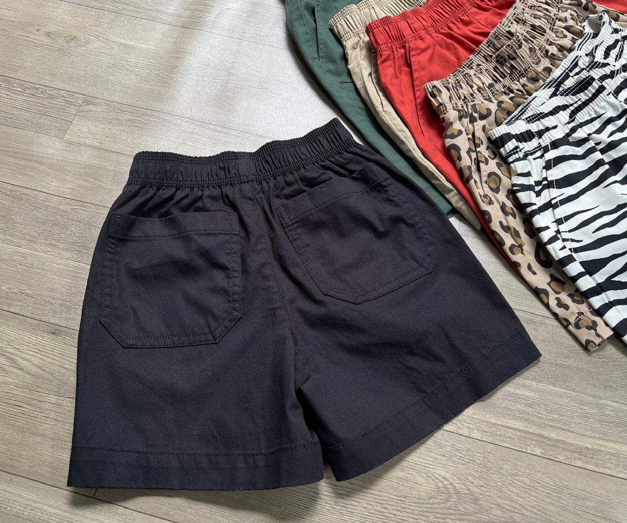 Quần short kaki G.U dư xịn nhiều màu cho bé size 110 - 150